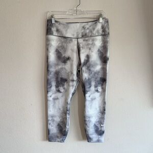 Nike Women's Dri-Fit Gray and White Cropped Athletic Leggings Large